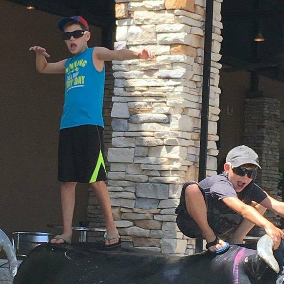 Meet your Posher, Justin - Picture 1 of 1